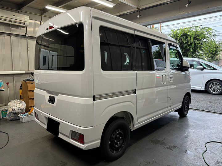 令和6年サンバーのカーフィルム施工後の右後ろ
